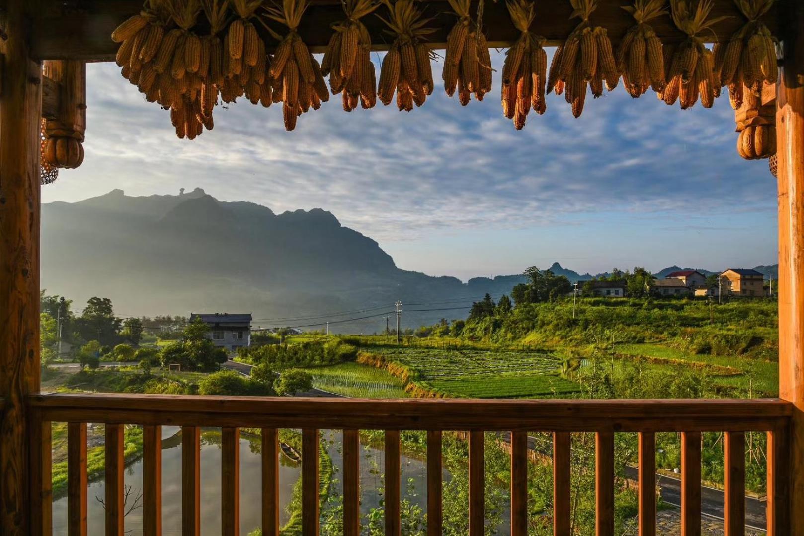 Dayong Antique Feature Resort จางเจียเจี้ย ภายนอก รูปภาพ