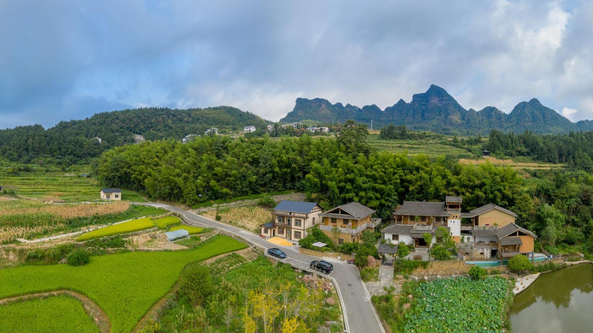 Dayong Antique Feature Resort จางเจียเจี้ย ภายนอก รูปภาพ